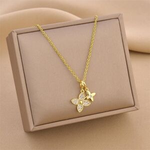 Stainless Steel Sparkly Gold Flower Pendant Necklace